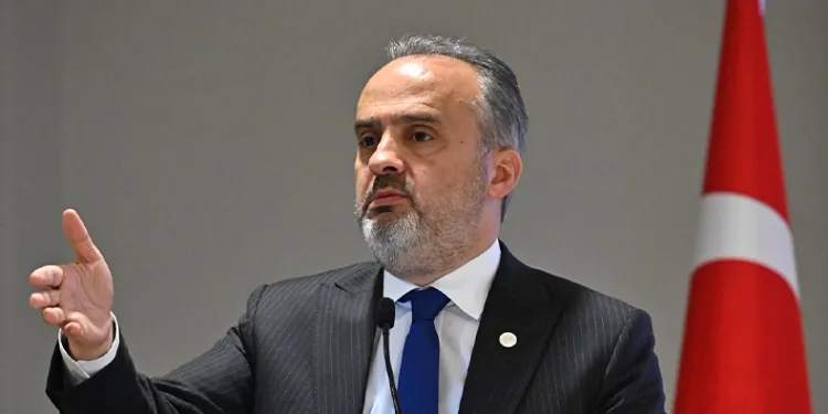 “Birbirimizi dövmek için suyu kullanmayalım”