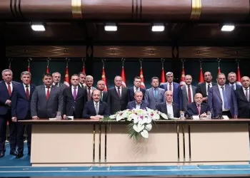 En düşük kamu işçisi ücreti 15 bin liraya çıkıyor