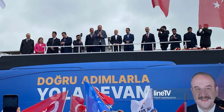 Bakan Varank vatandaşlarla buluştu