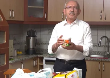 Kılıçdaroğlu, gıda ürünlerinin fiyatlarını karşılaştırdı