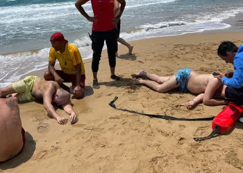 Uyarıları dinlemeyen tatilciler ölümden döndü