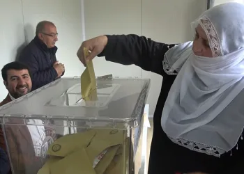 30 yıl sonra ilk kez oy kullandılar