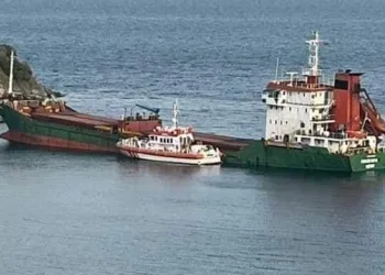 Karaya oturan gemi kurtarıldı