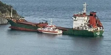 Karaya oturan gemi kurtarıldı
