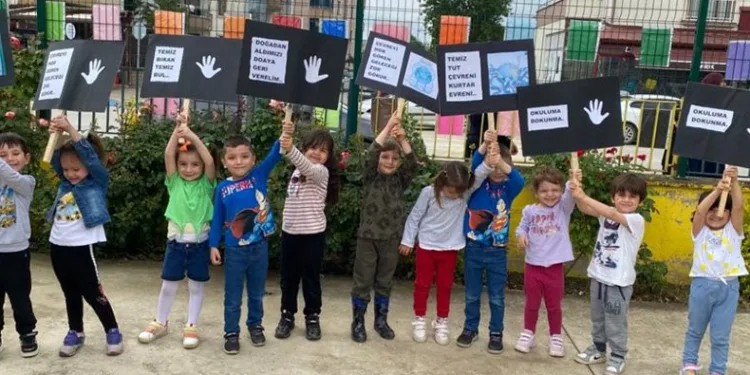 “Okuluma çöp atma”