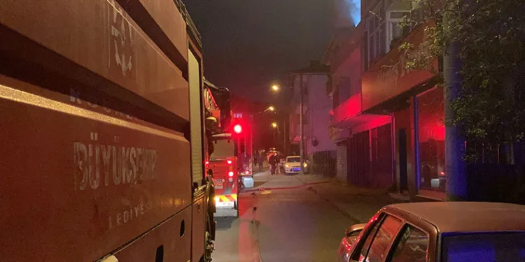 Cinayetin işlendiği ev yandı