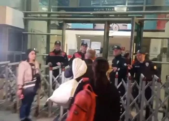 Sayılan oylar ilçe seçim kurullarına gidiyor