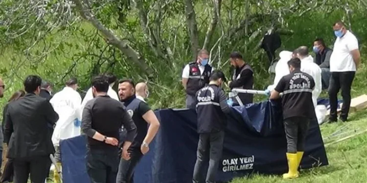 Tarlaya gömülmüş 3 ceset bulundu