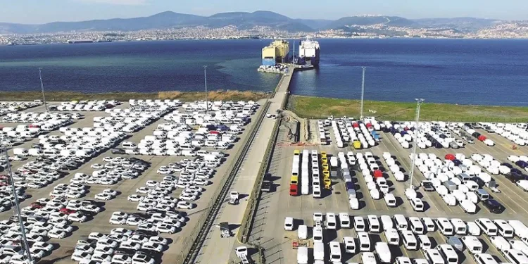 Otomotivde Nisan ayı ihracatı 2,7 milyar dolar
