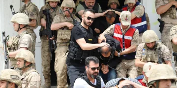 Jandarmadan araçları yağmalayanlara operasyon