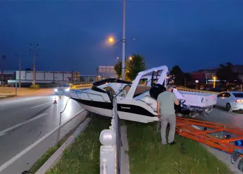 Yarım milyonluk yat kazada kullanılamaz hale geldi