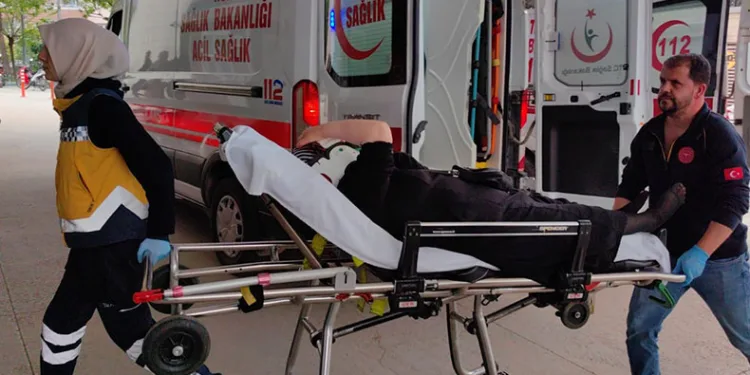 Bursa’da iki otomobil çarpıştı, yaralılar var
