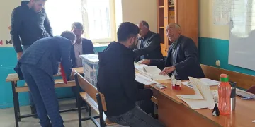 Adilcevaz’da oy verme işlemi başladı