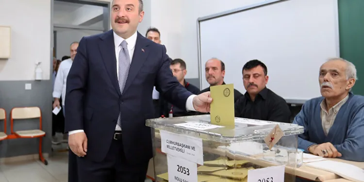 Bakan Varank oyunu Bursa’da kullandı