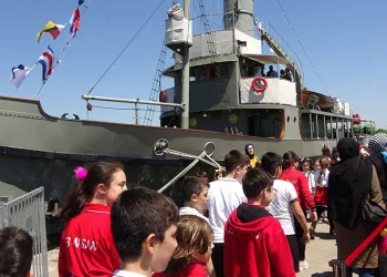 Nusret Mayın Gemisine yoğun ilgi