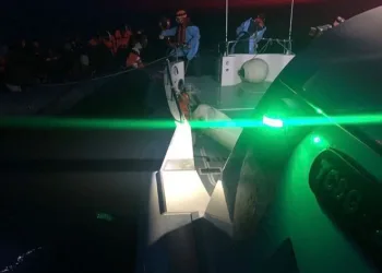 Ölüme terk edilen kaçak göçmenler kurtarıldı