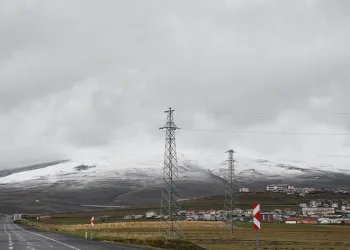 Yüksek kesimlerde kar yağışı etkili oldu