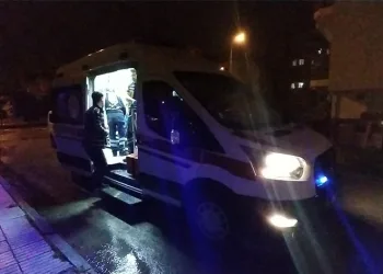 Tartıştığı eşini bıçakladı