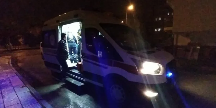 Tartıştığı eşini bıçakladı