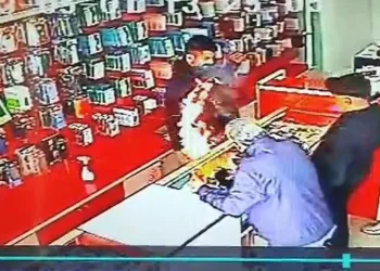Telefon bataryasının patlama anı kameraya yansıdı