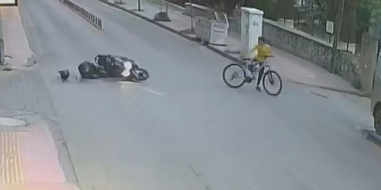 Çocuğa çarpmamak için kendini feda etti