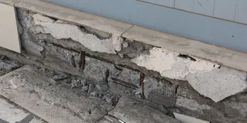 Ağır hasarlı bina az hasarlıya döndü