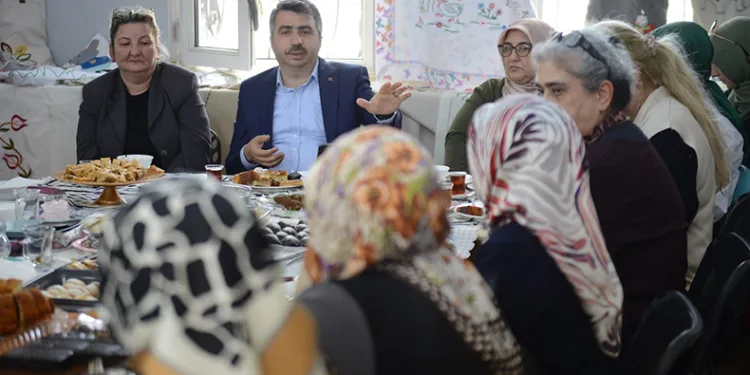 Güçlü kadın güçlü yıldırım