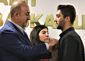 “Atatürk’ün kurduğu parti bu hale düşmemeliydi”