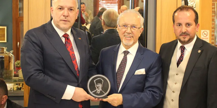 “Türkiye Kosova’dır, Kosova Türkiye”