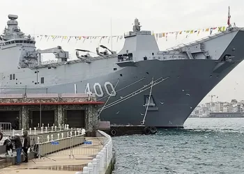 TCG Anadolu İstanbul Sarayburnu’nda