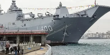 TCG Anadolu İstanbul Sarayburnu’nda