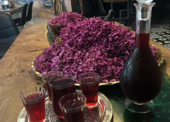Erguvan Çiçeğinin şerbet hali büyüledi