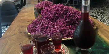 Erguvan Çiçeğinin şerbet hali büyüledi