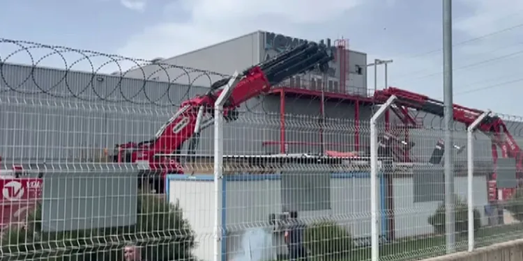 Bursa’da vinç devrildi, 1 kişi hayatını kaybetti 2 kişi yaralı