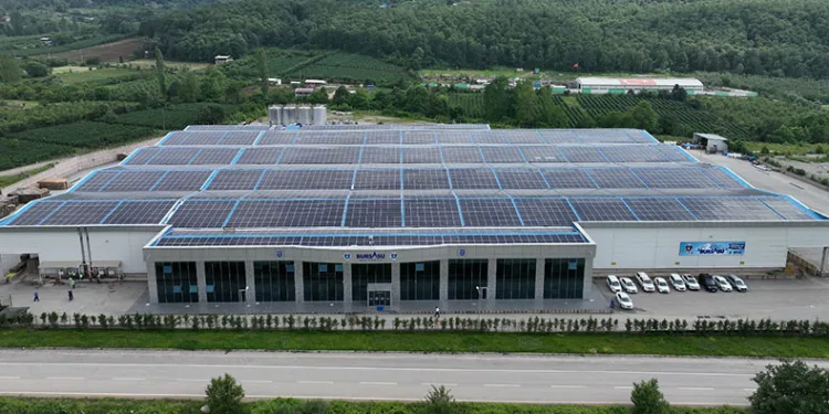 Su fabrikasında elektrik üretiliyor