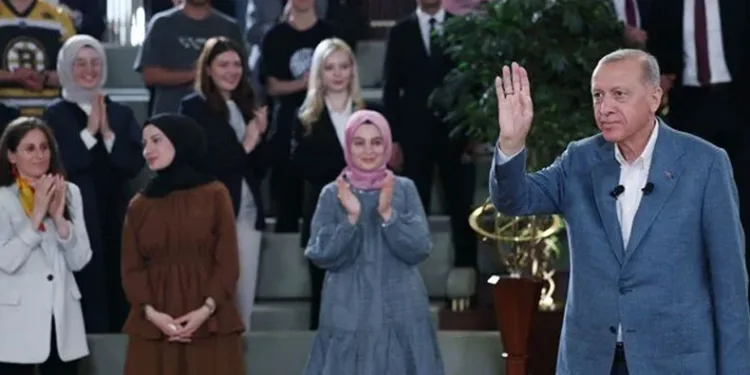 “Kızılay’ın çadır satması beni de ciddi manada üzmüştür”