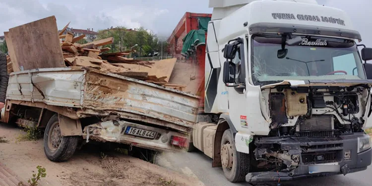 Bursa’da tır önce kamyonete sonra hafif ticari araca çarptı