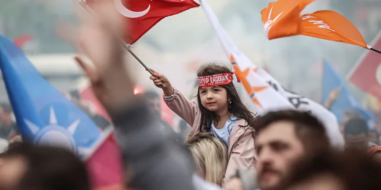 Bursalılar 15 Temmuz Demokrasi Meydanı’na akın etti