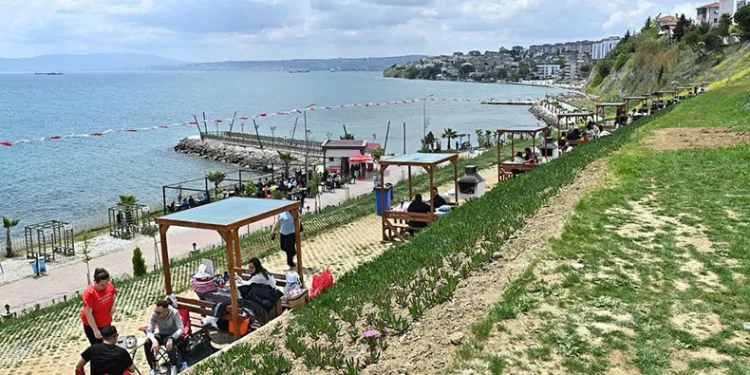 Alkaya Paşa Sahili yaza hazırlanıyor