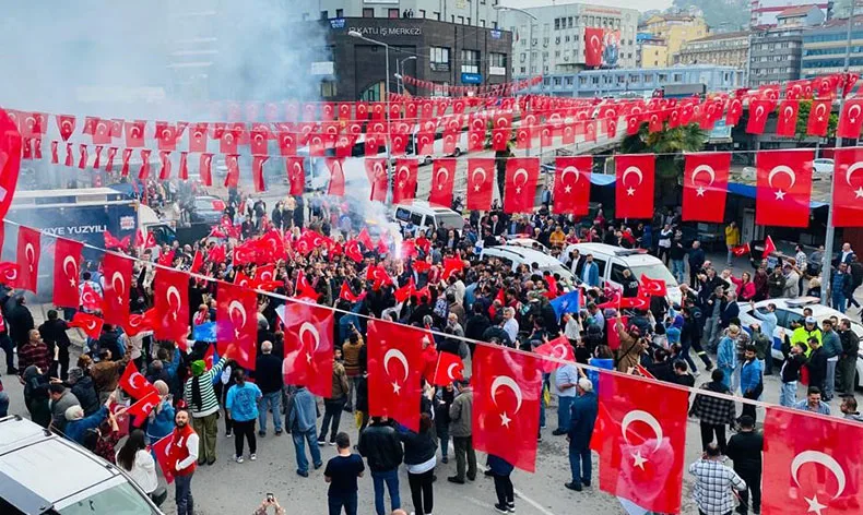 Zonguldak’ta Cumhur İttfiakı kutlamalara başladı