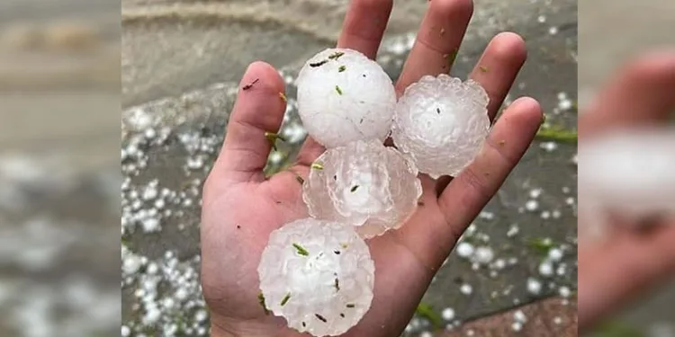 Ürdün’e ceviz büyüklüğünde dolu yağdı