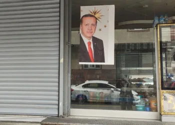 Çocuğa hakaret etmişti: Dükkanı mühürlendi