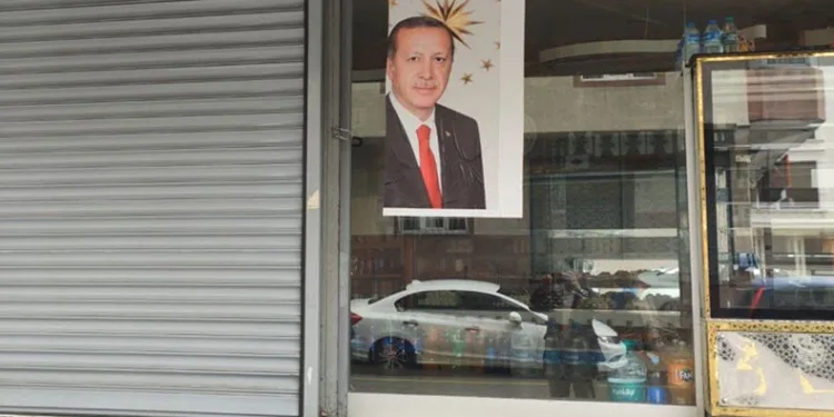 Çocuğa hakaret etmişti: Dükkanı mühürlendi