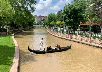 Porsuk Çayı’nın ilginç rengi