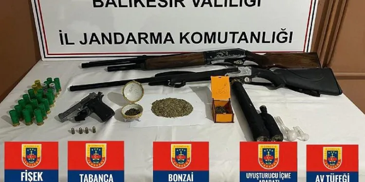 Silah ve uyuşturucu operasyonu