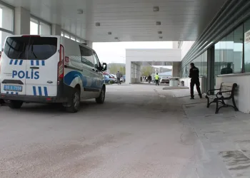 Otomobilin çarptığı çocuk hayatını kaybetti