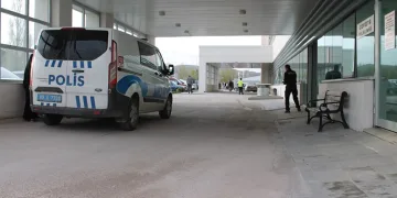 Otomobilin çarptığı çocuk hayatını kaybetti