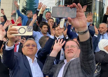 AK Parti’de seçim kutlaması başladı