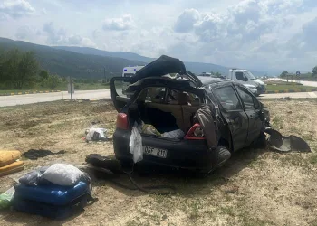D100’de otomobil takla attı