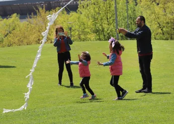 Göçmen Kuşlar Günü’nde Uçurtma Şenliği